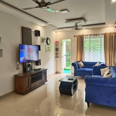 305 Home Stay Mangalore Bagian luar foto